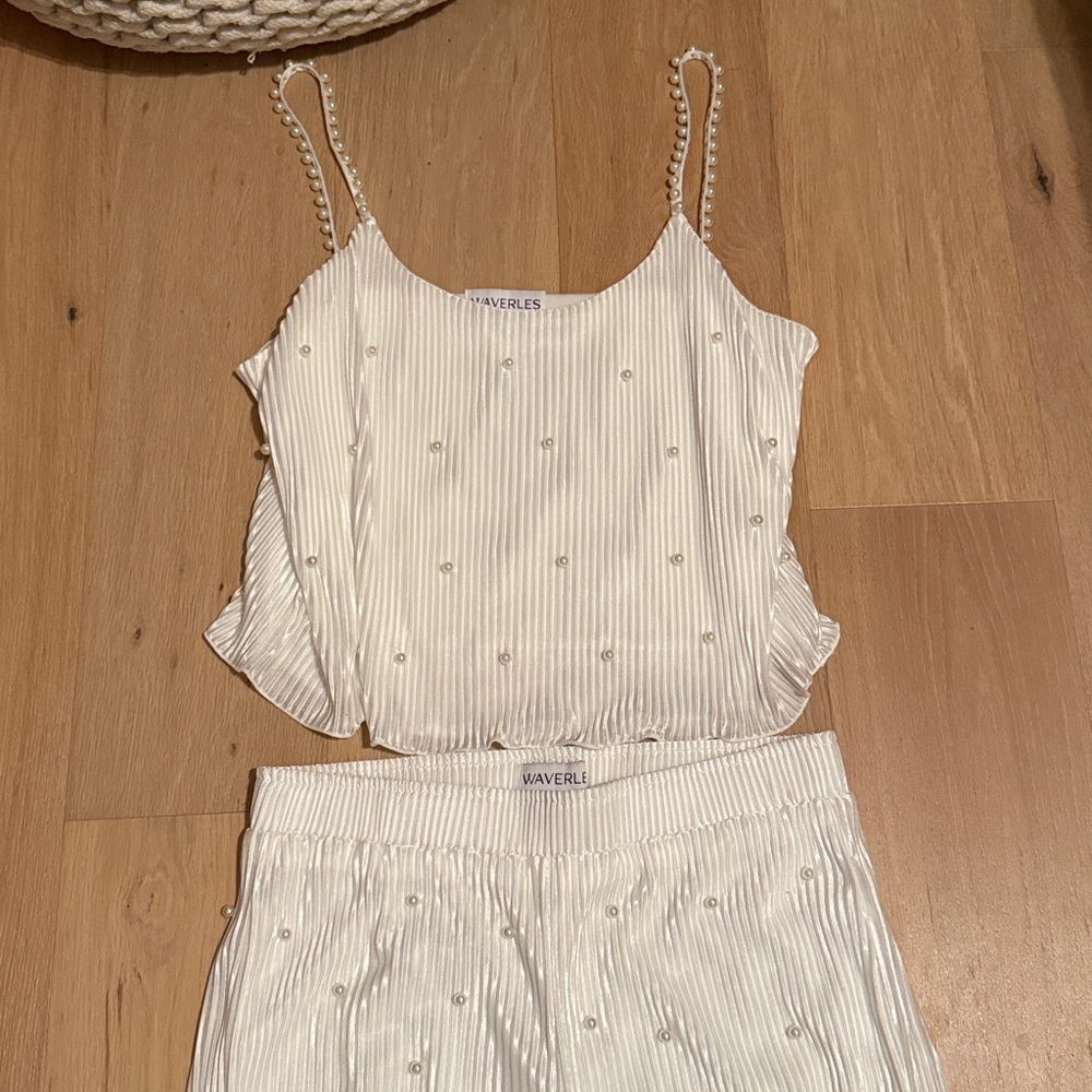 Waverles getting ready outfit - Picture 2 of 2
